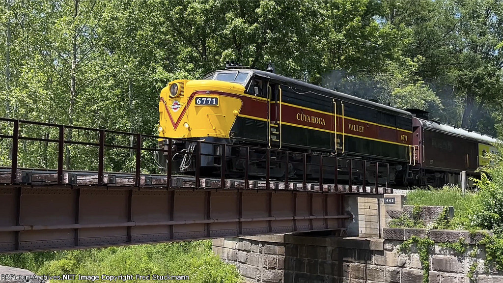 CVSR 6771 crosses Furnace Run.